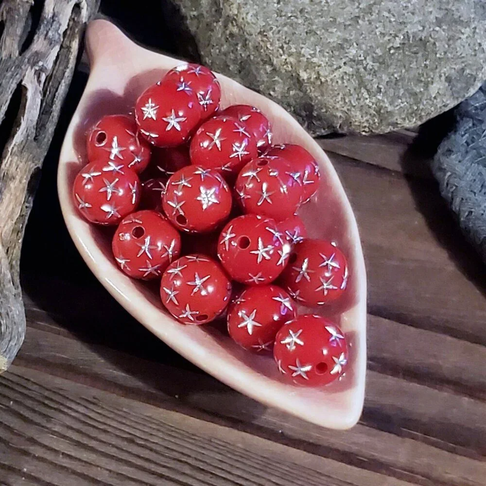 10 Vintage Retro Red & Silver Stars 12mm Round Acrylic Shabby Chic Beads